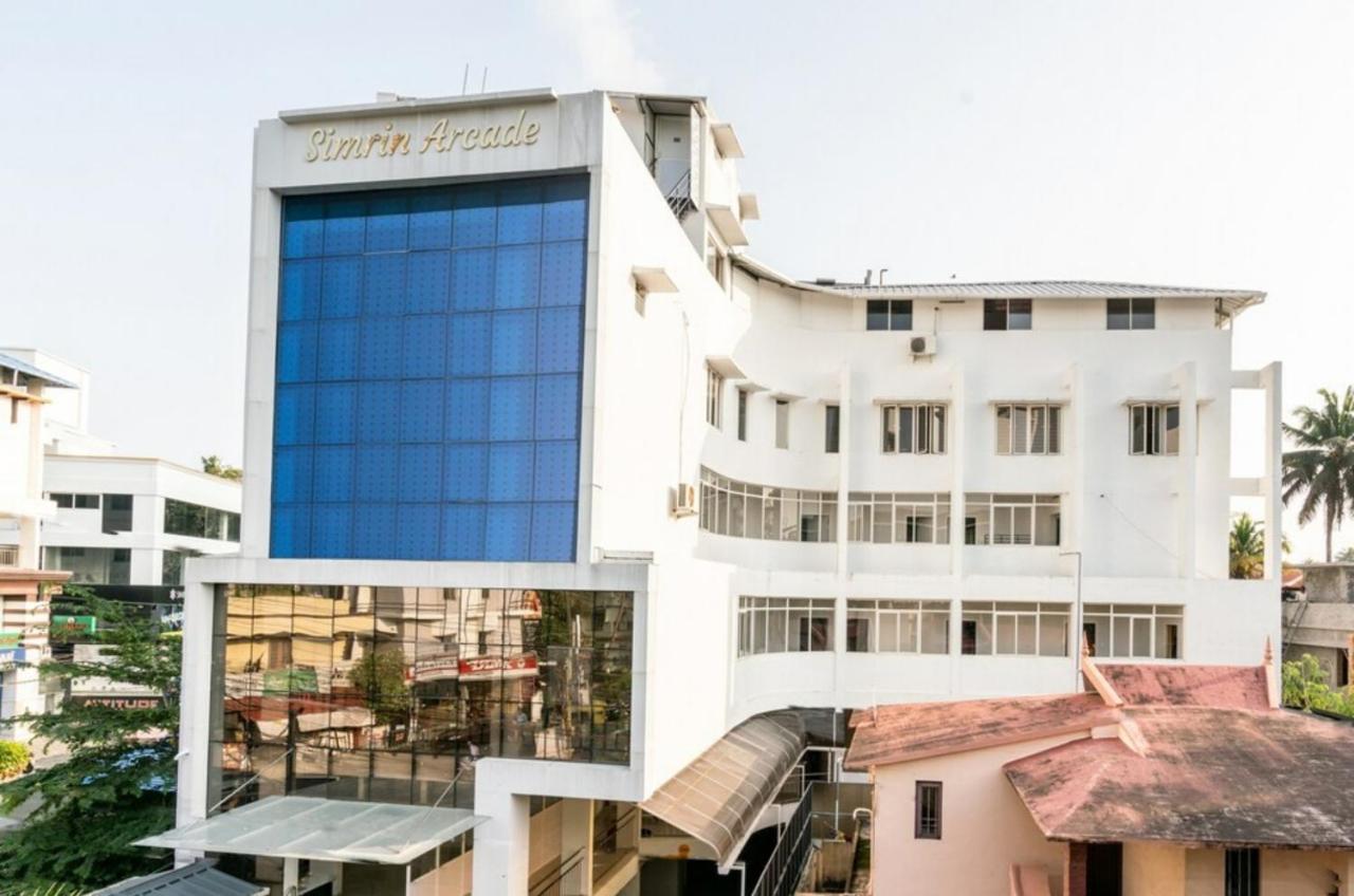 Solo Simrin Arcade Kadavanthra Kochi Exterior photo