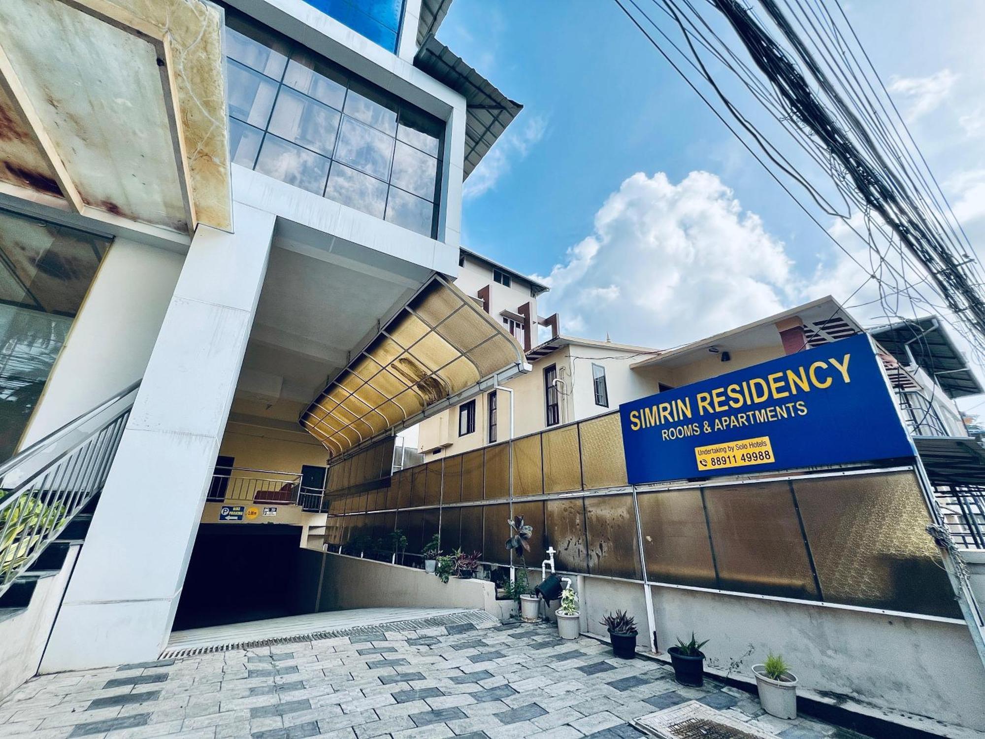 Solo Simrin Arcade Kadavanthra Kochi Exterior photo